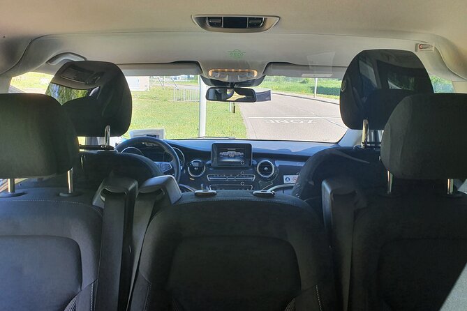 Private Airport Transfer to or from Schiphol Airport - Comfort and Safety with Child Seats and Extra Luggage