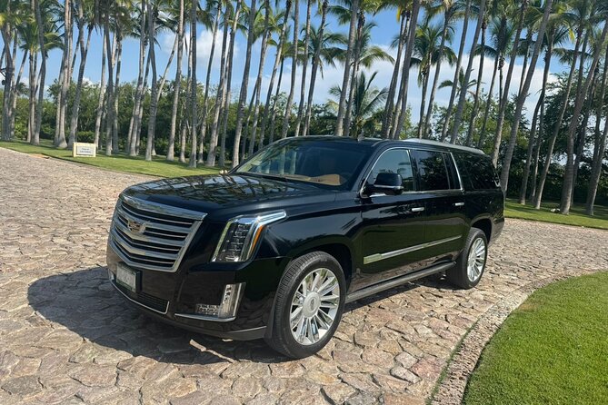 Private Airport Transfers across Bahía de Banderas - Guided Hikes and Lush Landscapes