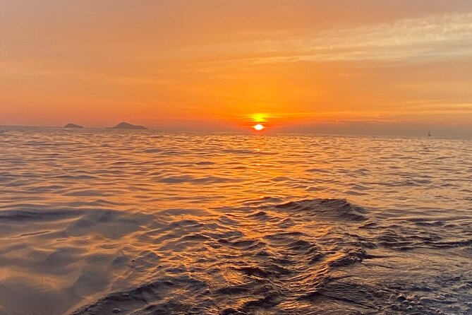 Private all included yacht Tour in Santorini - Food, Drinks, and Onboard Hospitality