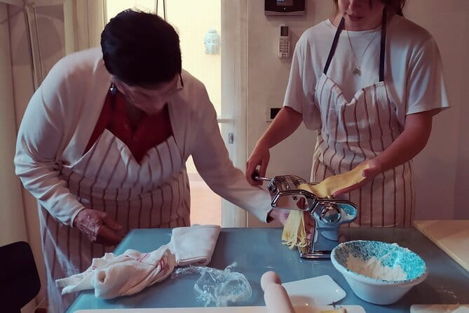 Private and authentic cooking class experience with family - Tasting Local Wines and Olive Oil