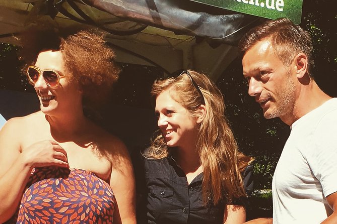 Private and full rickshaw tour in the English Garden - Key Points