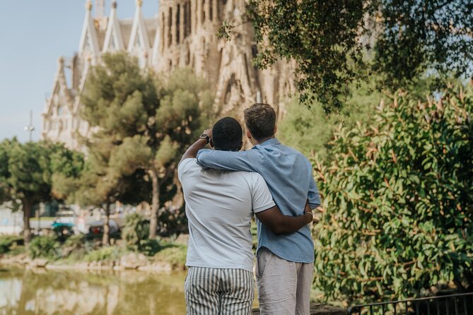 Private and Magical Photoshoot in Barcelona at Sagrada Familia - The Private Photoshoot at Sagrada Familia Starts with Convenience