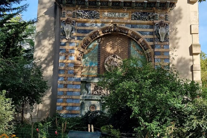 Private and secret tour of Saint-Germain-des-Prés - Practical Details and Customization Options