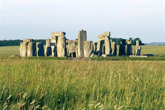 Private Archaeologist Guided Tour Stonehenge, Salisbury & Avebury - Exploring Woodhenges Ancient Wooden Posts