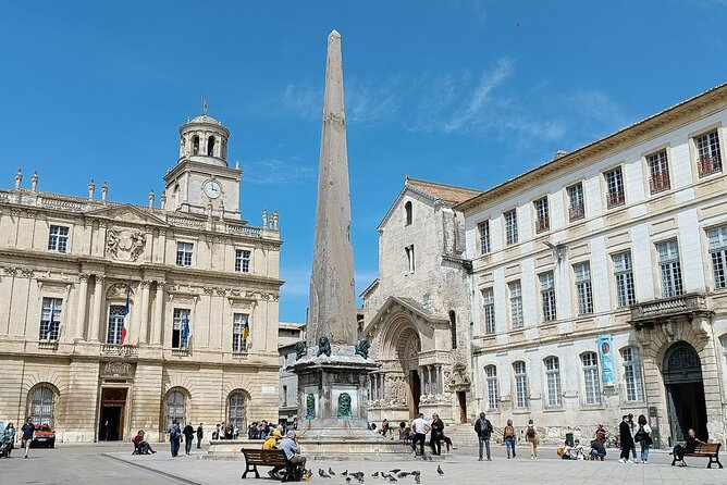Private Arles, Les Baux de Provence and St Remy de Provence Tour - Lunch Break in Les Baux de Provence