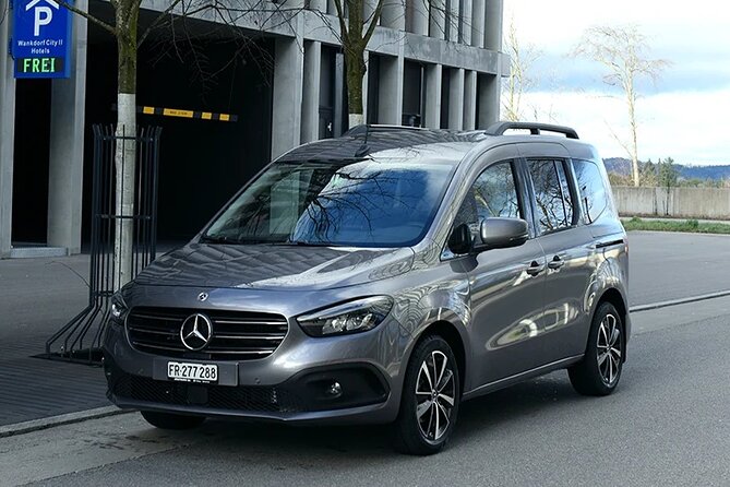 Private Arrival Transfer: from Zurich Airport to Zurich City - Pacing and Timing of the Transfer