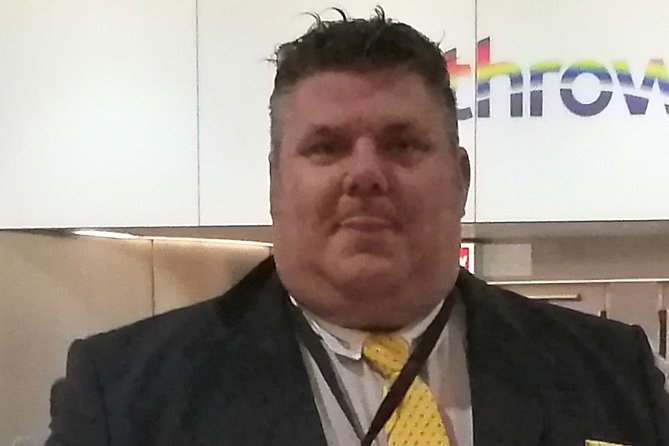 Private Arrival Transfer: Heathrow Airport to London with Stopover at Stonehenge - The Comfort and Professionalism of the Mercedes V-Class