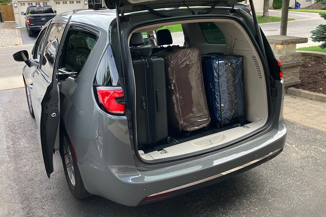 Private Arrival Transfer in Ottawa Airport - The Experience of Your Private Driver