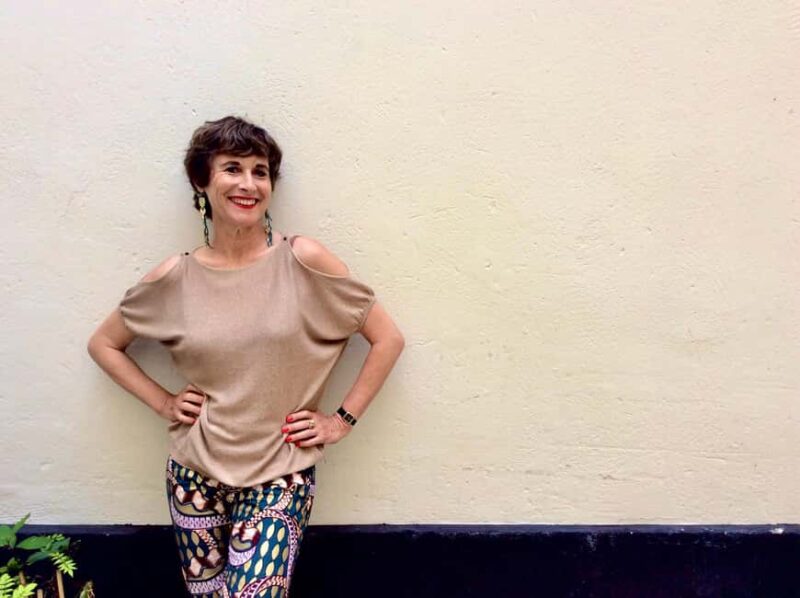 Private Art Tour in Galleries and Art Studio with Champagne - The Sensory World of French Perfumery