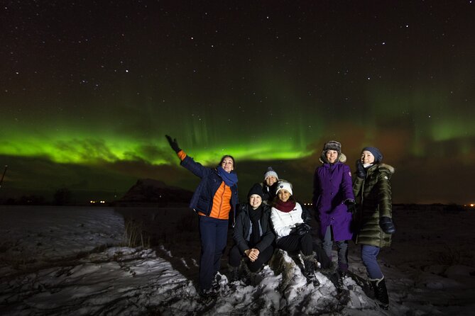 Private Aurora Borealis Adventure - Warm Drinks, Snacks, and the Comfort of the Tour