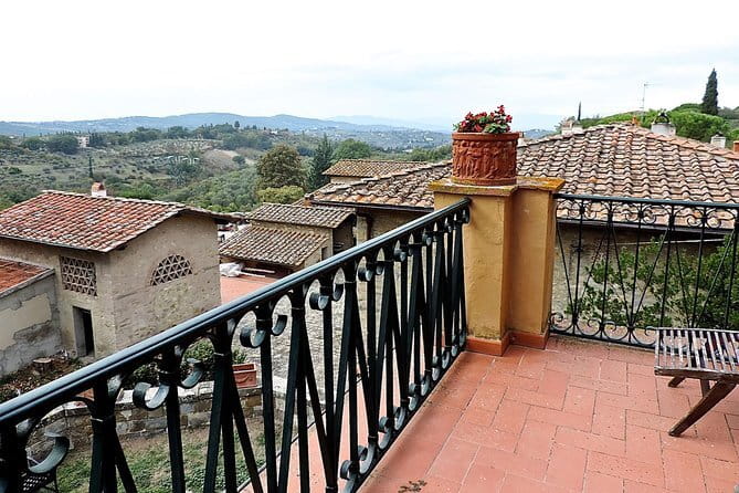 Private Authentic Dining Experience in a Tuscan Villa with Simona - The Home-Cooked Tuscan Meal: From Vegetable Lasagna to Fruit Desserts