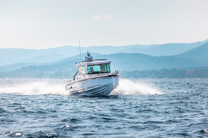 Private Axopar 37 MotorYacht Cruise in Santorini w/ Snack & Drink - Explore Santorini on a Private Axopar 37 MotorYacht with Snacks and Drinks