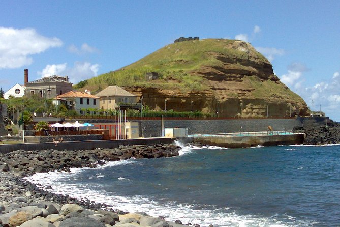 Private - Balcões Walk & A-Framed Houses Tour - Take in the Panoramic Views at Miradouro do Guindaste