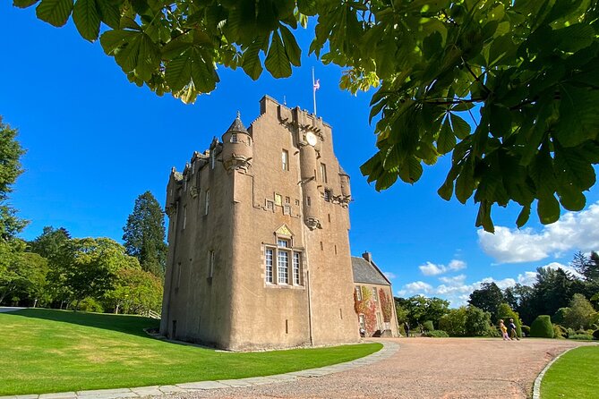 Private Balmoral Glamis Dunnottar Castles Tour from Aberdeen - Glamis Castle: A Historic Landmark and Birthplace of the Queen Mother