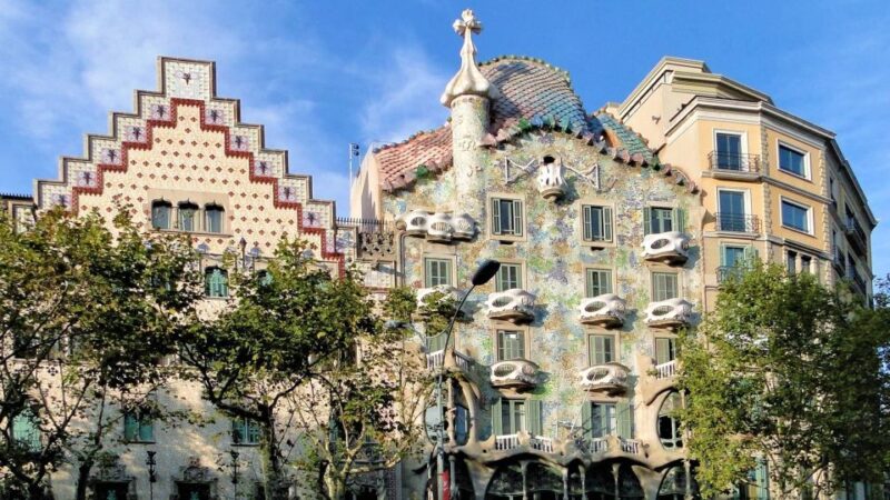 Private Barcelona Modernism and Gaudí Walking Tour - Practical Details and Accessibility