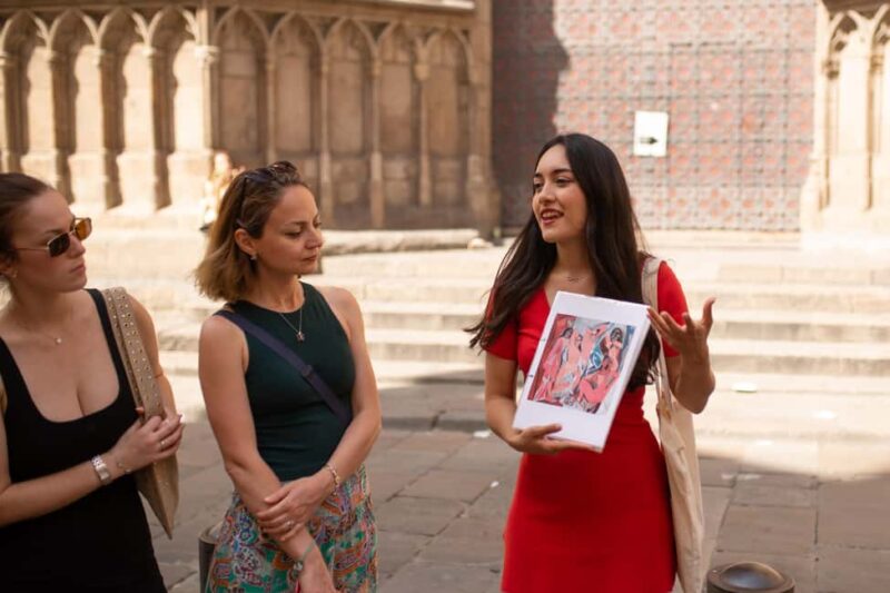 PRIVATE Barcelona Walking Tour: Old Town & 10+ Hidden Gems - Discovering Hidden Corners and Local Secrets