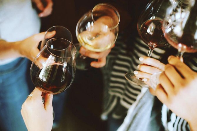 Private Barcelona Walking Tour & Wine Tasting + Tapas Dinner - Key Points