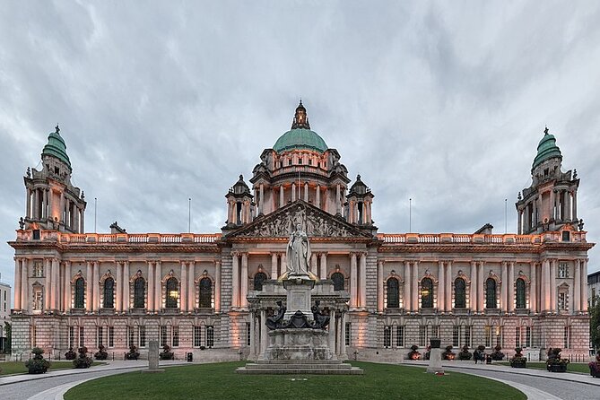 Private Belfast city & peace wall tour - Accessibility and Physical Considerations
