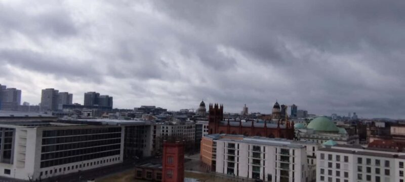 Private Berlin by Evening/Night Minivan, Driver aand Guide - Key Points