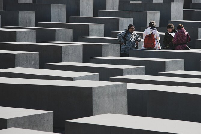 Private Berlin WWII and Cold War History Tour with Local Expert Guide - Visiting Hitler’s Final Hideaway at the Führerbunker