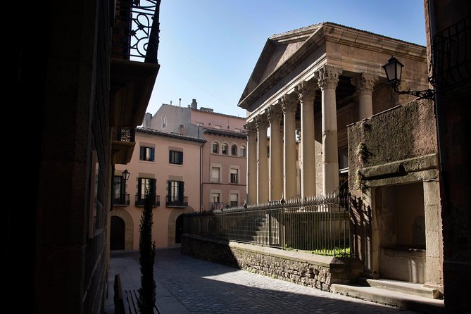 Private Besalú & 3 Medieval Towns Tour with Hotel PickUp from Barcelona - Besalú: The Medieval Jewel of Catalonia