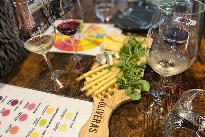 Private - Best of Bordeaux Walking Tour + Glass of Bordeaux Wine - The Stunning Place de la Bourse