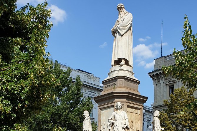 Private Best of Milan Guided Tour with Duomo, La Scala Theatre and Sforza Castle - The Milan Duomo: Gothic Masterpiece and Cultural Icon