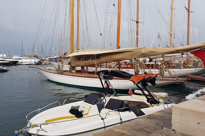 Private Boat Charter in the Bay of St Tropez - Visiting Millionaires Bay at Plage des Canoubiers
