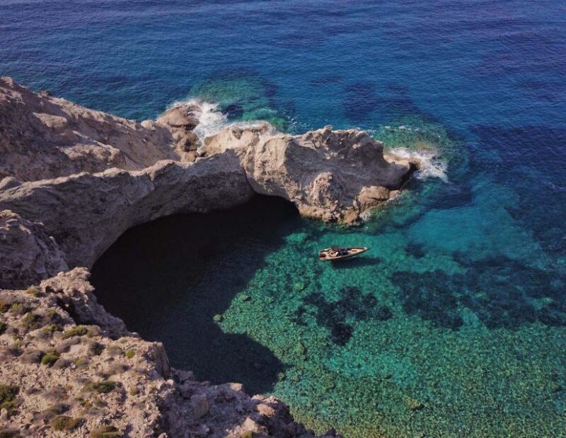 Private boat cruise Antiparos, Despotiko & Panteronisia - Discover the Charm of Greece’s Islands on a Private Boat Cruise