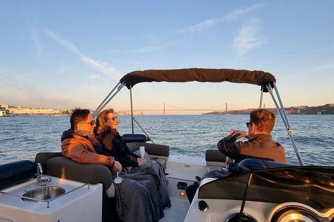 Private Boat Cruise with 6 Bottles of Champagne (2 hours) - From Cais do Sodré to Historic Lisbon: Trendy Districts and Iconic Squares