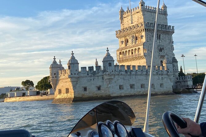 Private Boat Cruise with 6 Bottles of Champagne (2 hours) - Visiting Saint George’s Castle and the Alfama Neighborhood