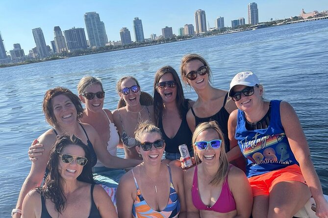 Private Boat: Island Cruise and Dolphins - Starting Point and Group Size