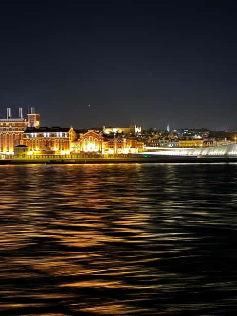 Private Boat Night Tour - Lisbon - The Experience of the Lisbon Nightscape