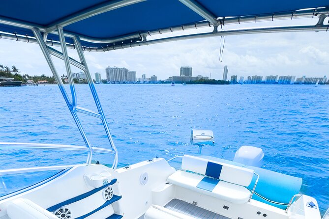 Private Boat Rental in Miami for 10 People - Miamis Exclusive 30ft Yacht for Small Groups
