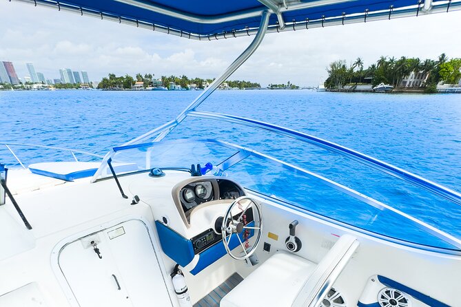 Private Boat Rental in Miami for 10 People - The Experience of a Captain-Led Tour