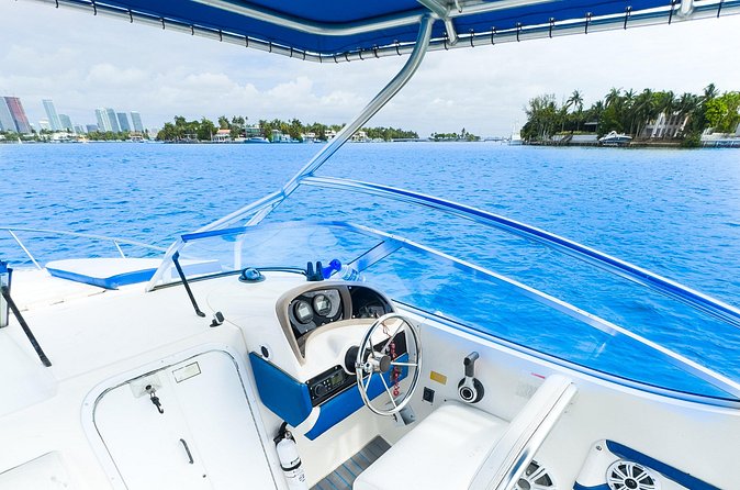 Private Boat Rental in Miami for 10 People - Suitability and Recommendations