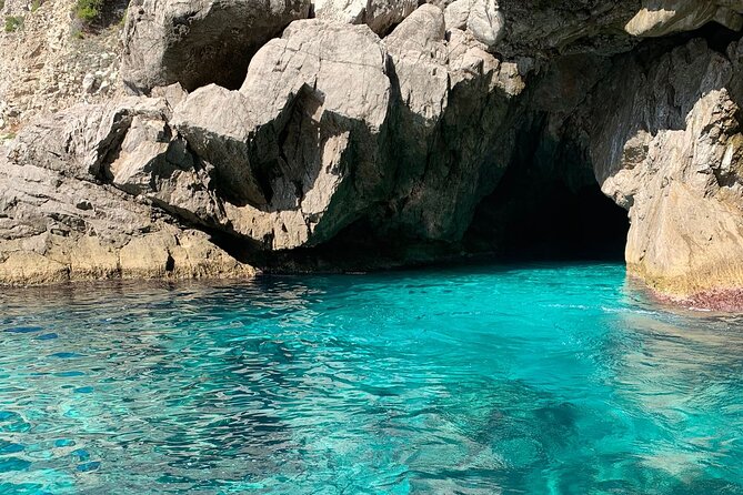Private Boat Tour  2 Hours of Wonder on Capri - Value and Booking Considerations