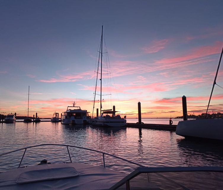 Private Boat Tour 6 Bridges 1h30, up to 6px Sunset Option - Comparing with Similar Experiences