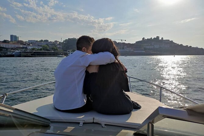 Private Boat Tour 6 Bridges and Ribeira 1h30 group price up to 6px - Explore Porto’s Bridges and Ribeira in a Private Boat Experience