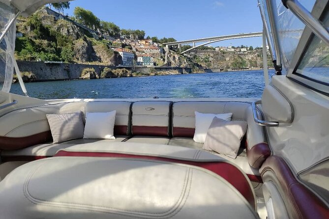 Private Boat Tour 6 Bridges and Ribeira 1h30 group price up to 6px - Key Points