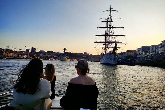 Private Boat Tour 6 Bridges and Ribeira 1h30 group price up to 6px - The Experience of a Private Sunset Tour