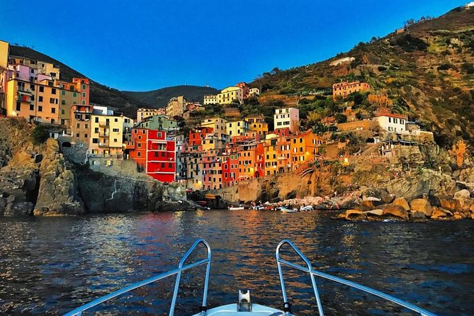 Private Boat Tour Along the Cinque Terre - The Guide’s Role and Local Insights