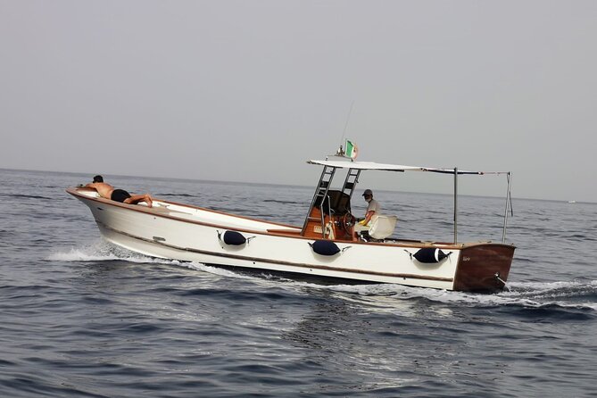 Private boat tour around Capri with Classy Gozzo - Exploring Capri’s Hidden Grottoes and Coastal Landmarks