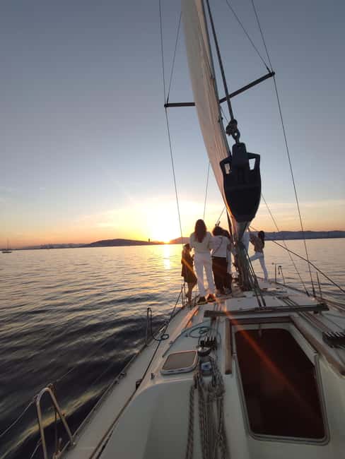Private boat tour, Barcelona, Badalona, until 9 people. - Departing from Badalona’s Tela Marinera Restaurant