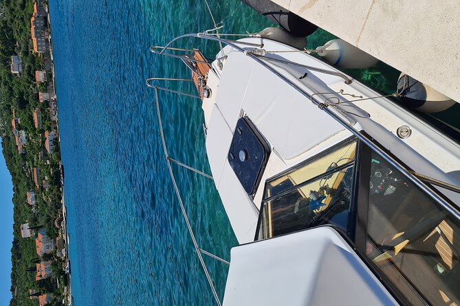 Private boat tour - caves, snorkeling, bays and beaches - The Comfort and Practicalities of the Boat