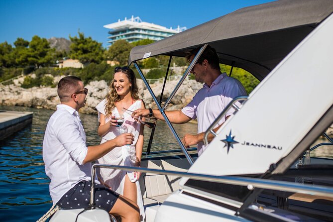 Private boat tour - caves, snorkeling, bays and beaches - Skipper and Crew: Friendly and Attentive