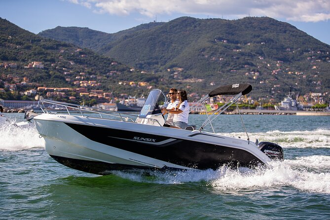 Private Boat Tour Cinque Terre and Portovenere - Sunsix - Cruising Around Isola Palmaria and Its Wild Beauty