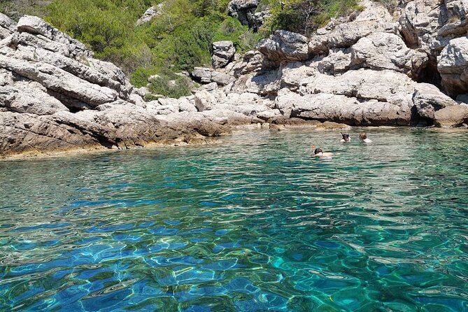 Private boat tour- explore the islands, find hidden caves and try snorkelling - Comfort and Convenience Onboard