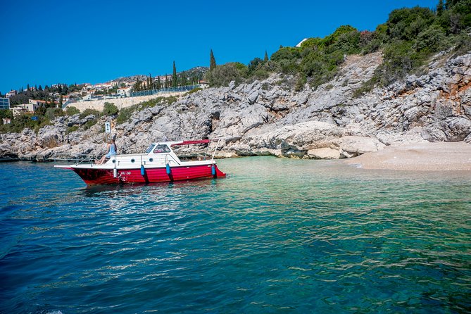 Private boat tour- explore the islands, find hidden caves and try snorkelling - The Skilled and Friendly Skippers: Bruno and Ivan