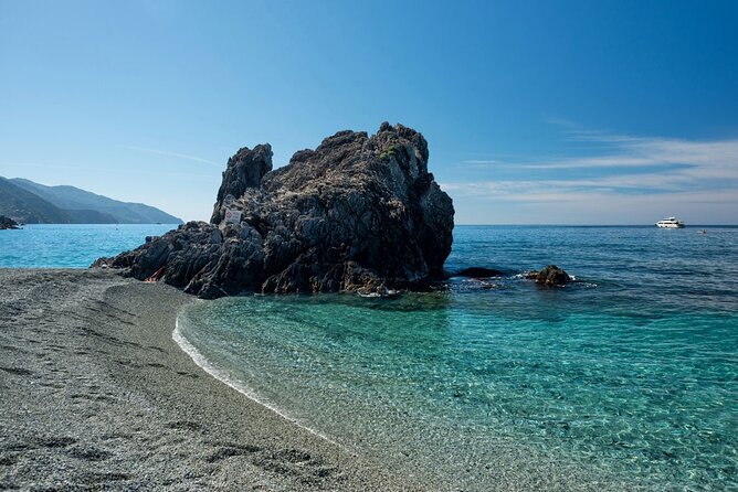 Private Boat Tour from La Spezia to the 5 Terre - The Mystical Grotta di Byron Near Portovenere